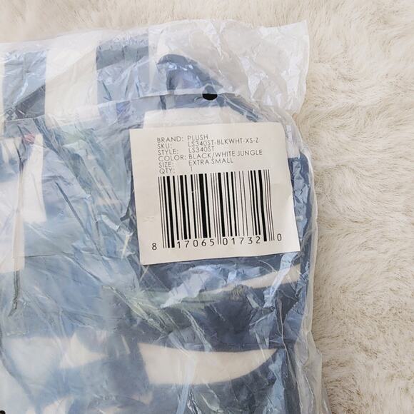 Plush Apparel Jungle Leaf Stripe Satin Pajama Set & Shorts NWT Size XS - Picture 8 of 8